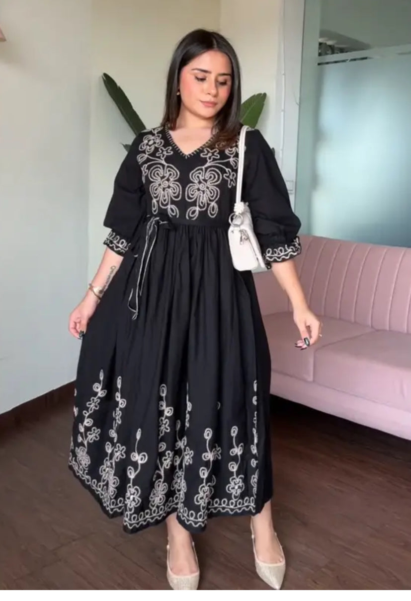 Midi style emrodry kurta