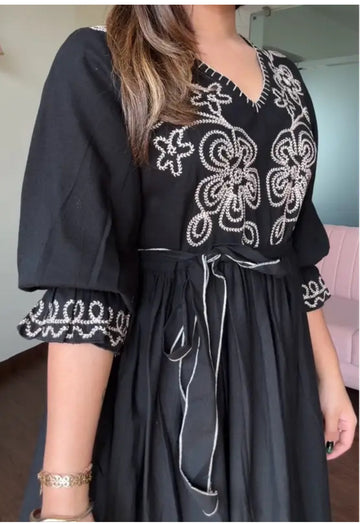 Midi style emrodry kurta